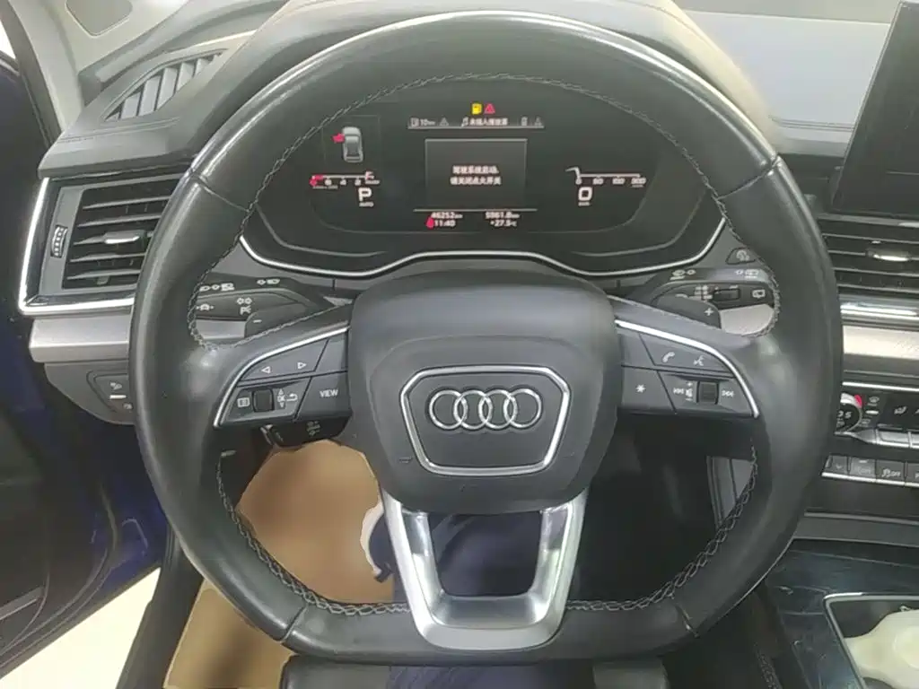 Audi Q5L 2021 — фото 11