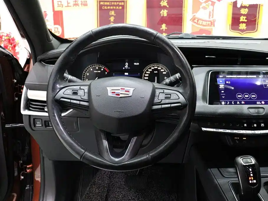 Cadillac XT4 2019 — фото 16