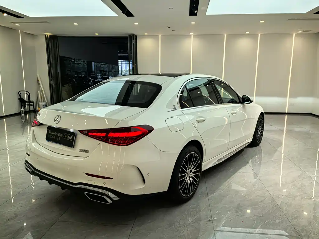 Mercedes-Benz C-Class 2025 — фото 12