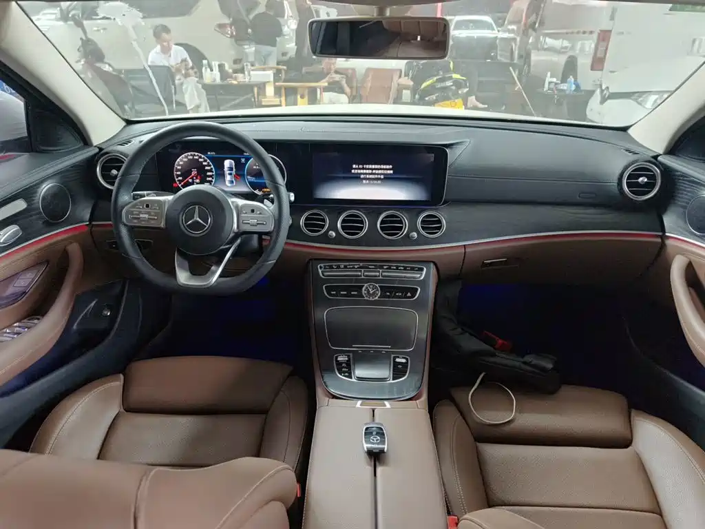 Mercedes-Benz E-Class 2019 — фото 10