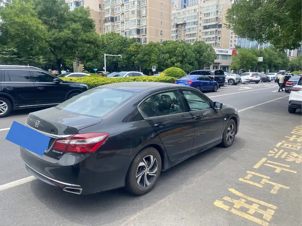 Honda Accord 2017 — фото 8
