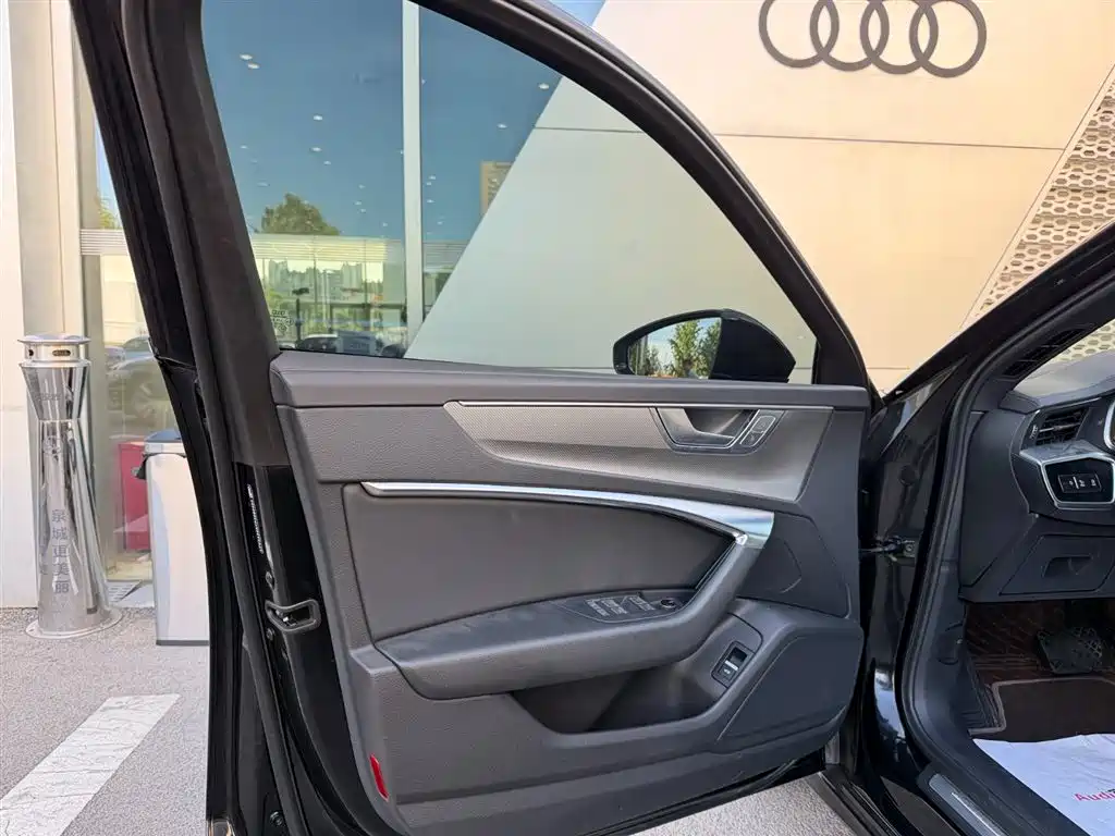 Audi A6L 2023 — фото 15