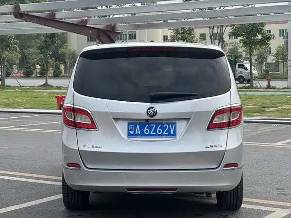 Buick GL8 2011