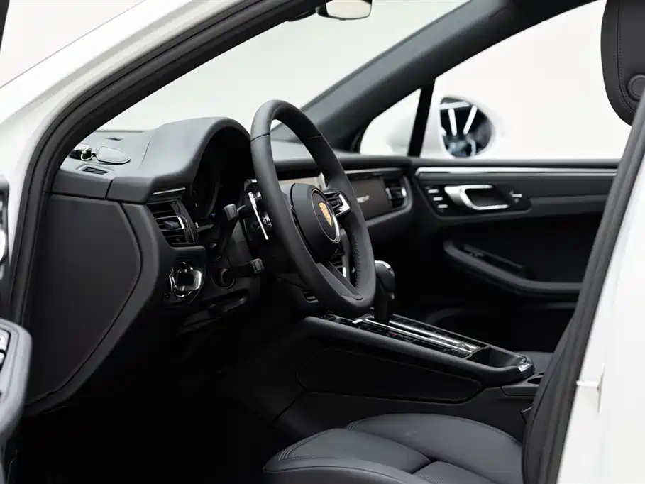 Porsche Macan 2022 — фото 8