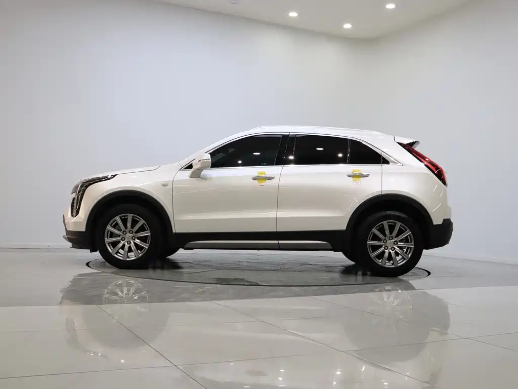 Cadillac XT4 2021 — фото 5