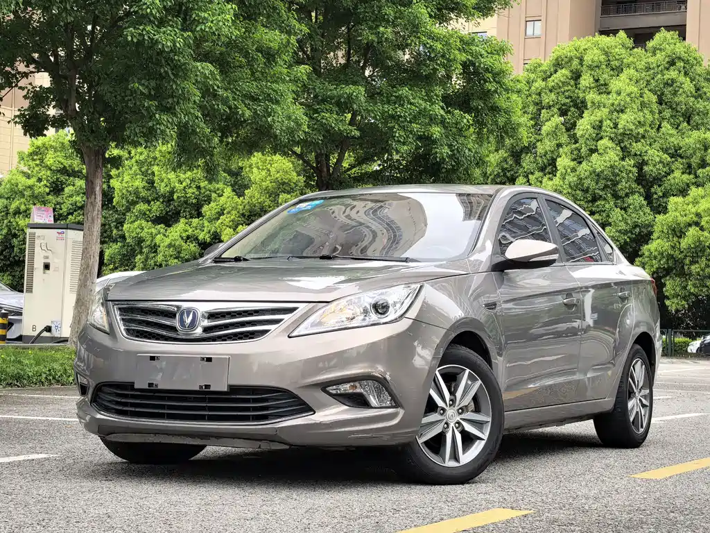 Changan Eado 2015 — фото 1
