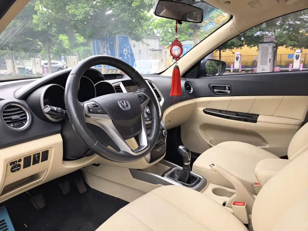 Changan Eado 2015 — фото 6