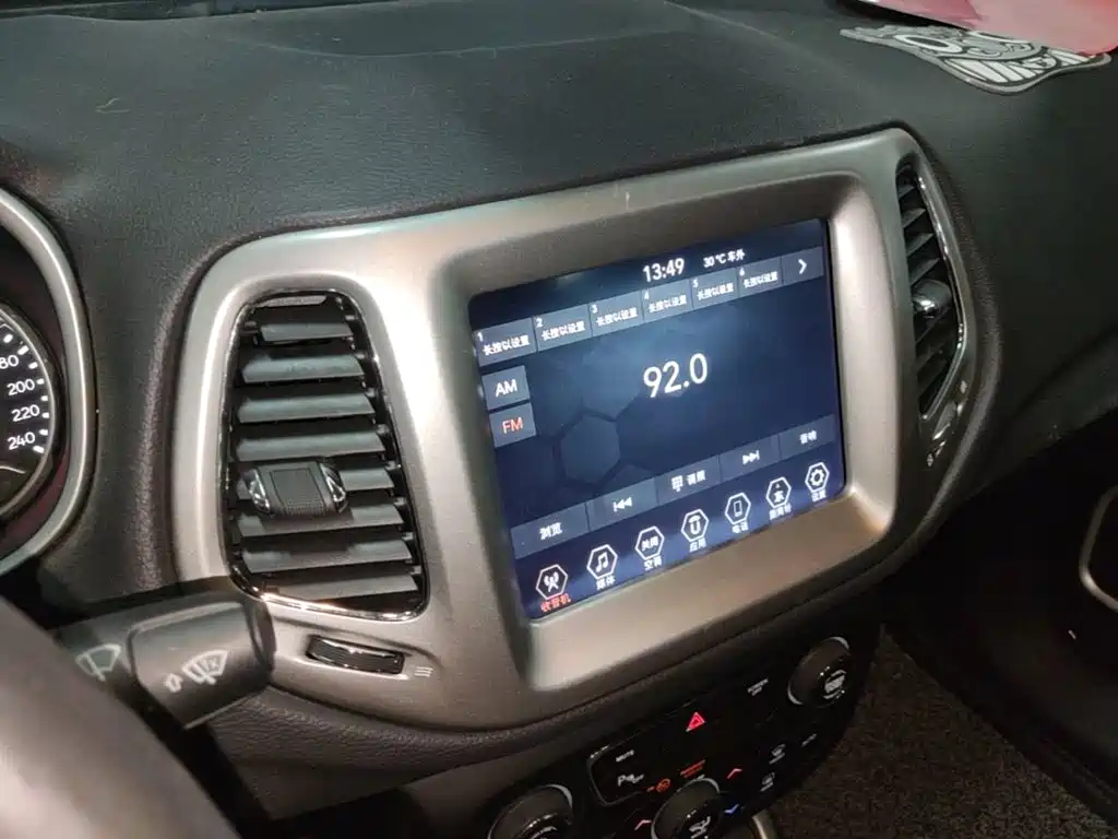 Jeep Compass 2019 — фото 13