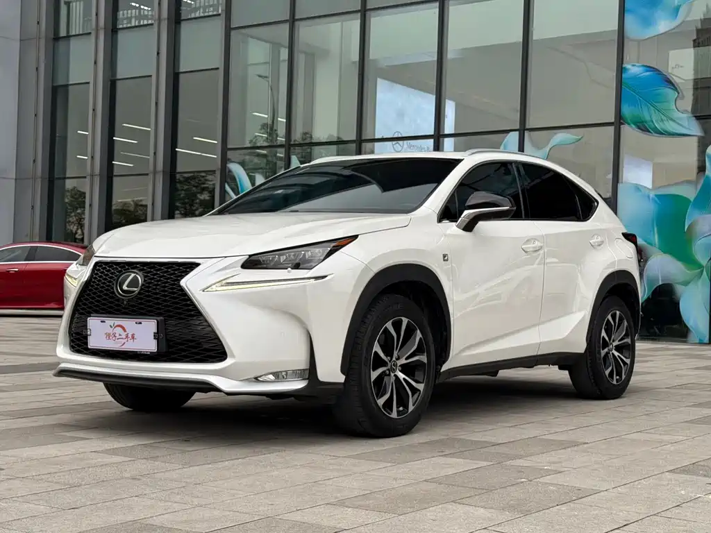 Lexus NX 2015 — фото 1