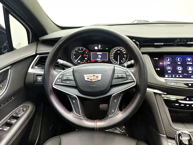 Cadillac XT5 2020 — фото 12