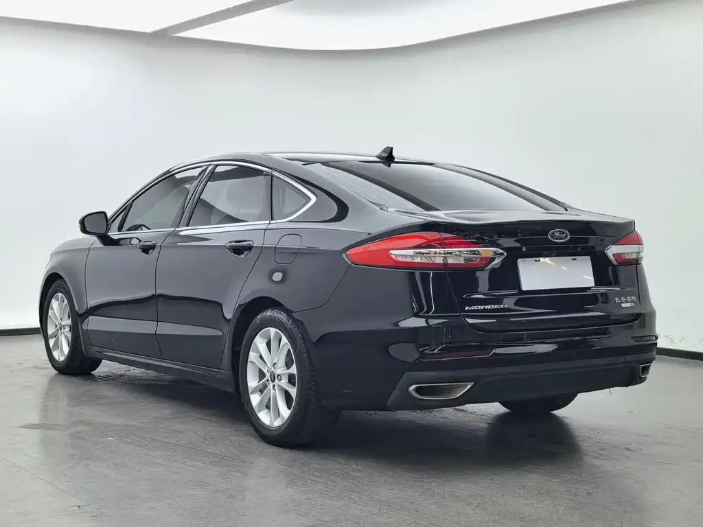 Ford Mondeo 2020 — фото 6