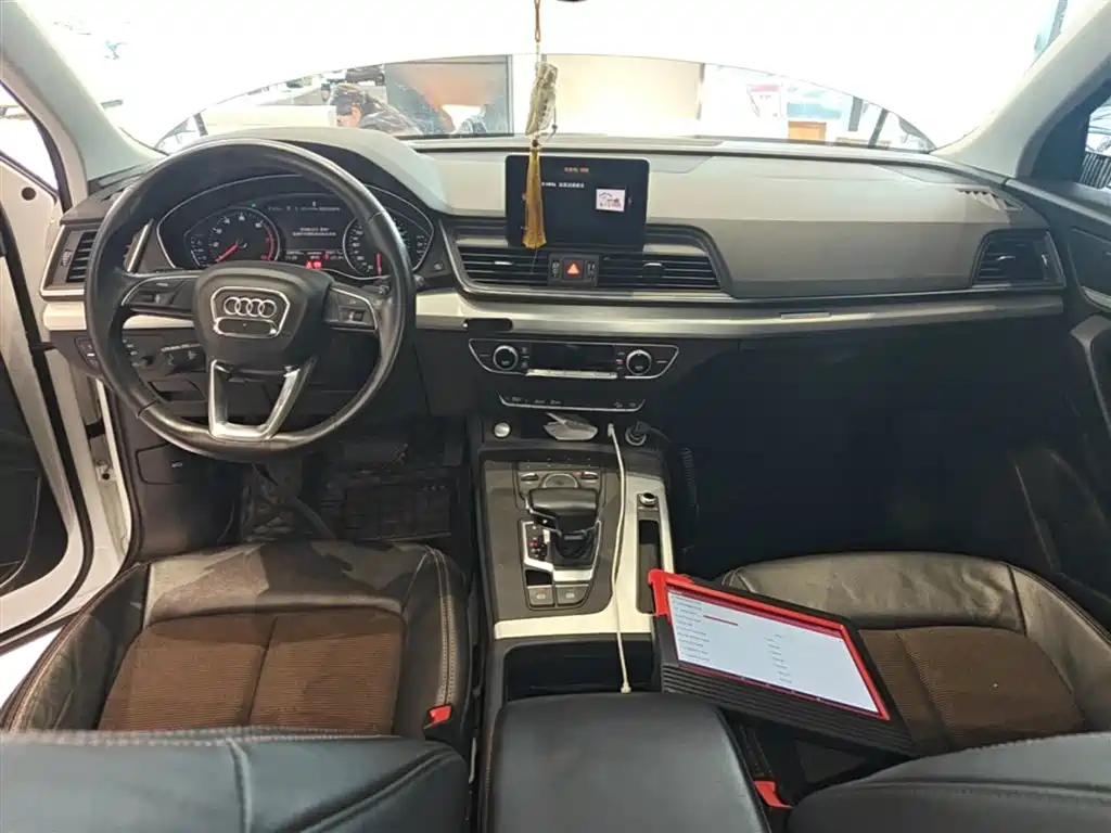 Audi Q5L 2020 — фото 10
