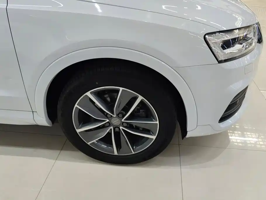 Audi Q3 2017 — фото 6