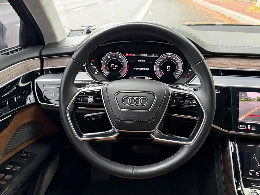 Audi A8 2021 — фото 22