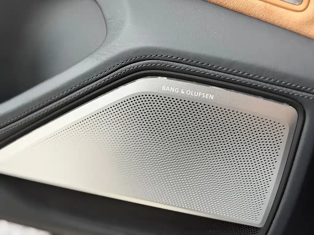 Audi A8 2021 — фото 23