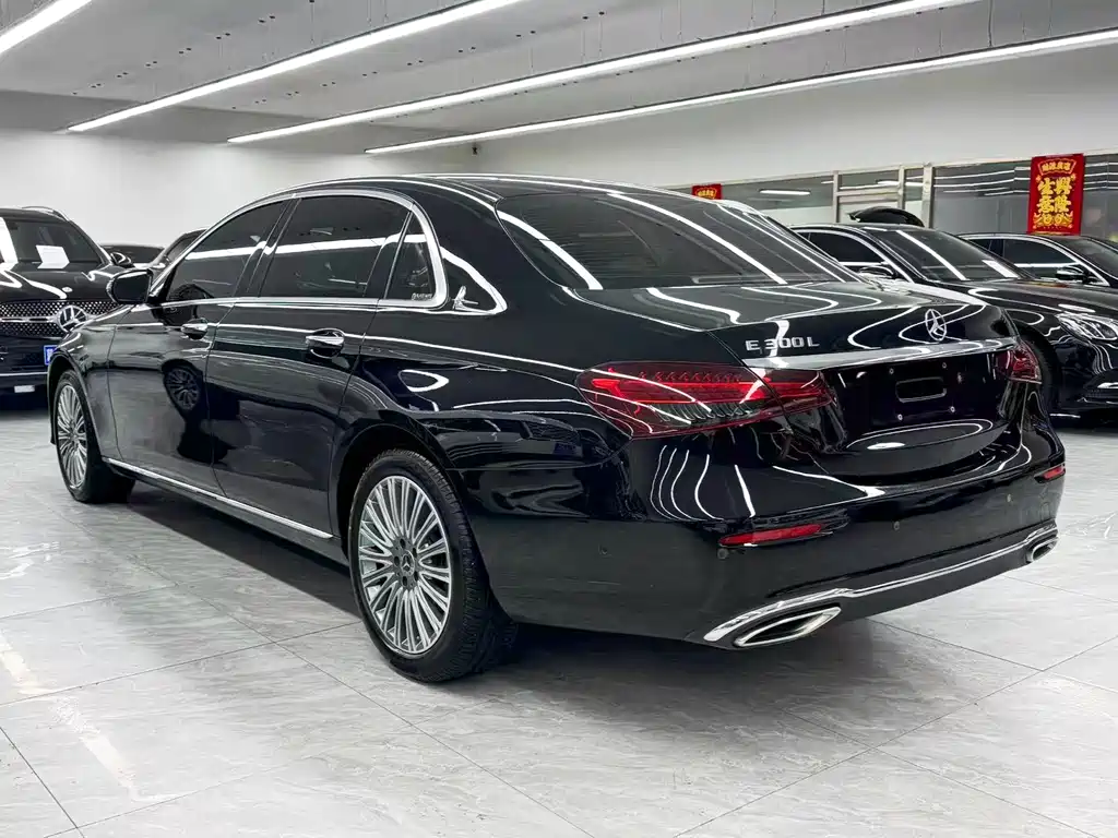 Mercedes-Benz E-Class 2023 — фото 4
