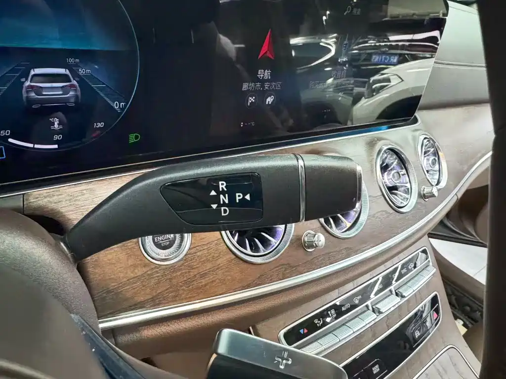 Mercedes-Benz E-Class 2023 — фото 11
