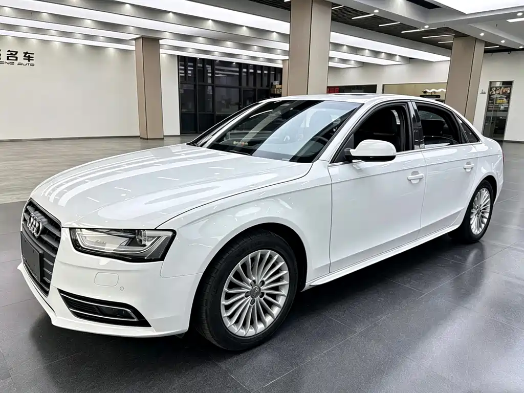 Audi A4L 2015 — фото 1