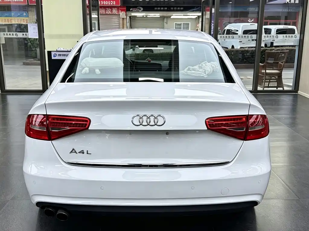 Audi A4L 2015 — фото 10