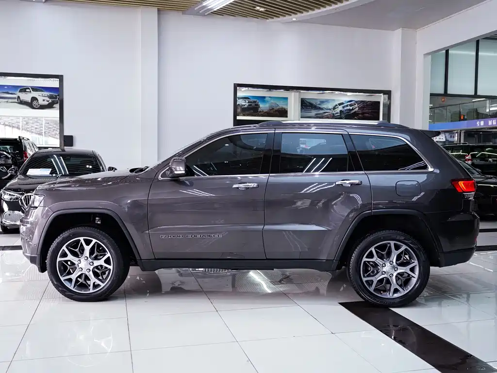 Jeep Grand Cherokee 2020 — фото 3