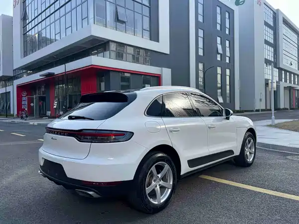 Porsche Macan 2021