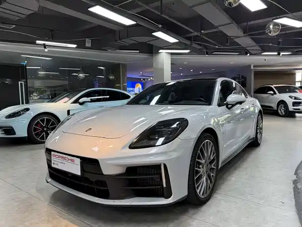 Porsche Panamera 2025