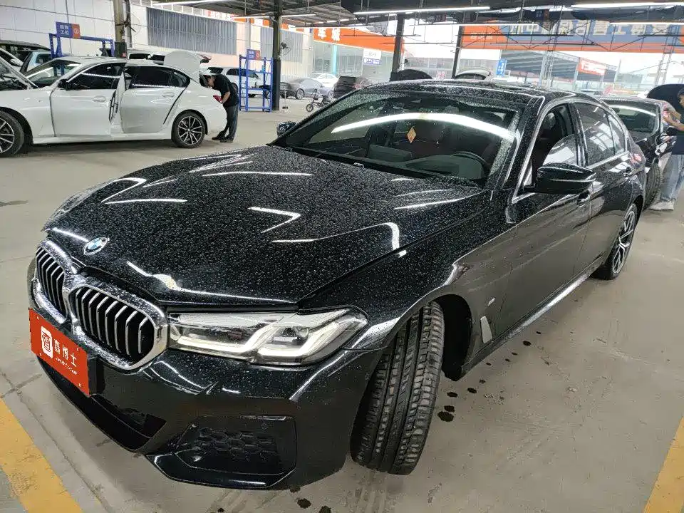 BMW 5 Series 2023 — фото 1