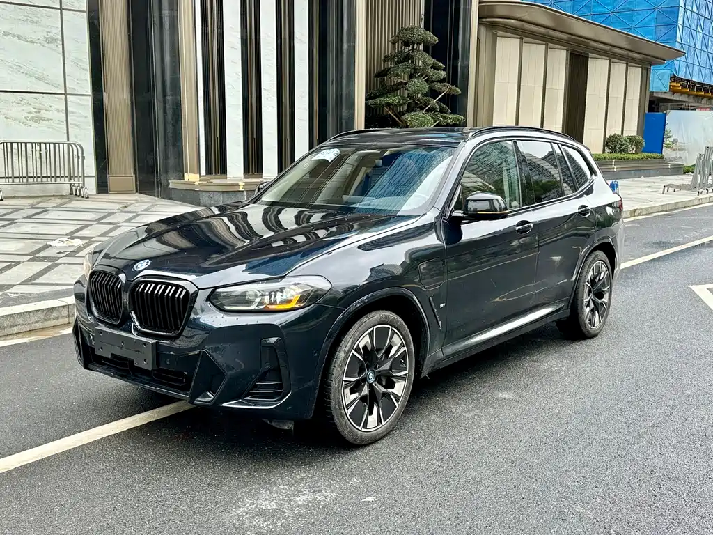 BMW iX3 2023 — фото 1