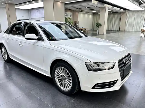 Audi A4L 2015