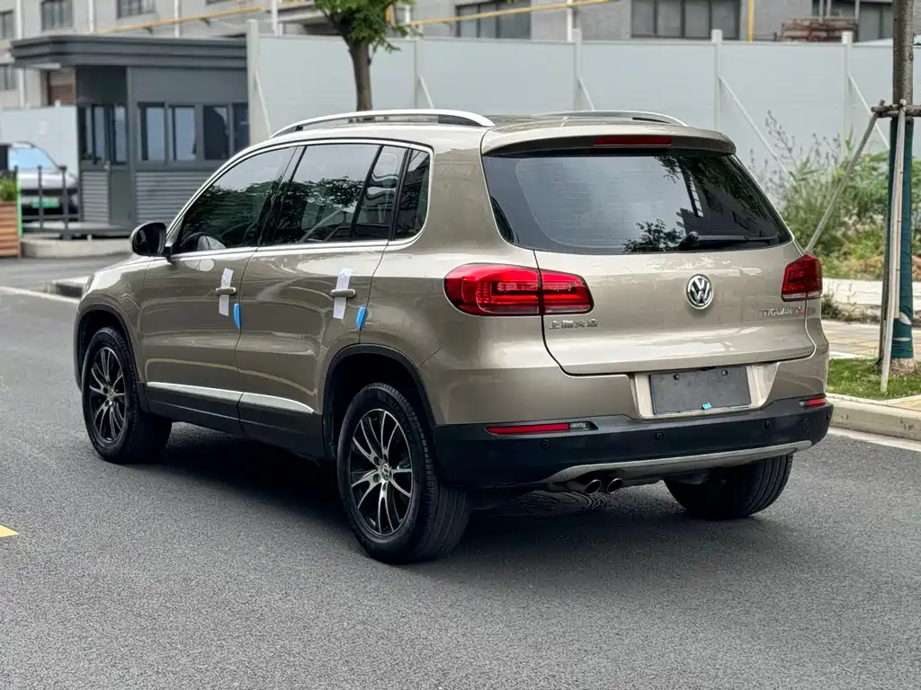 Volkswagen Tiguan 2015 — фото 11