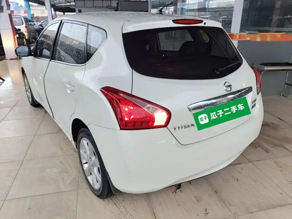 Nissan Tiida 2015