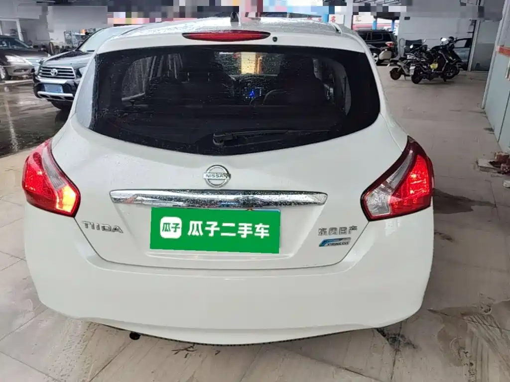 Nissan Tiida 2015
