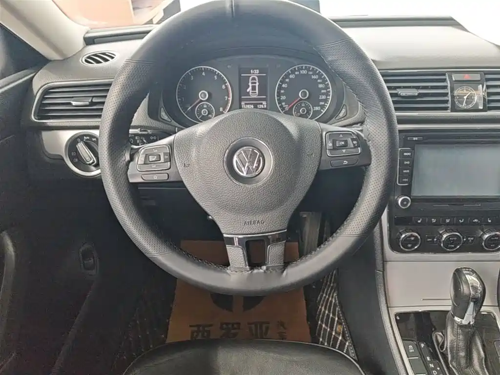 Volkswagen Passat 2015 — фото 11