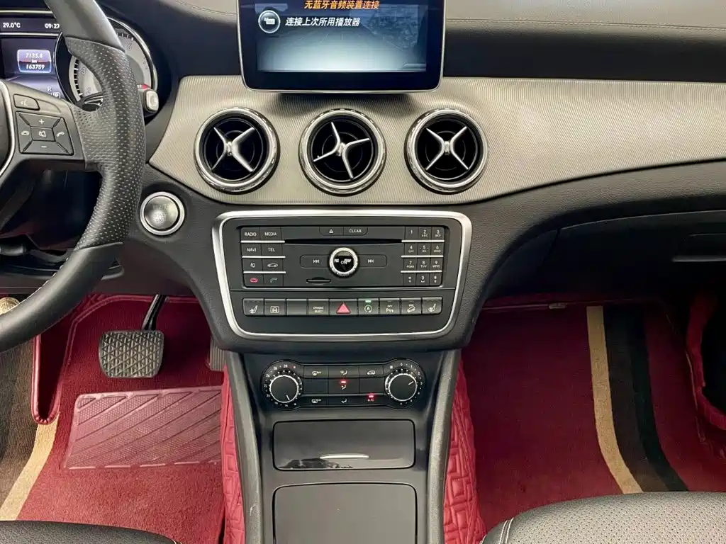 Mercedes-Benz GLA 2016 — фото 9