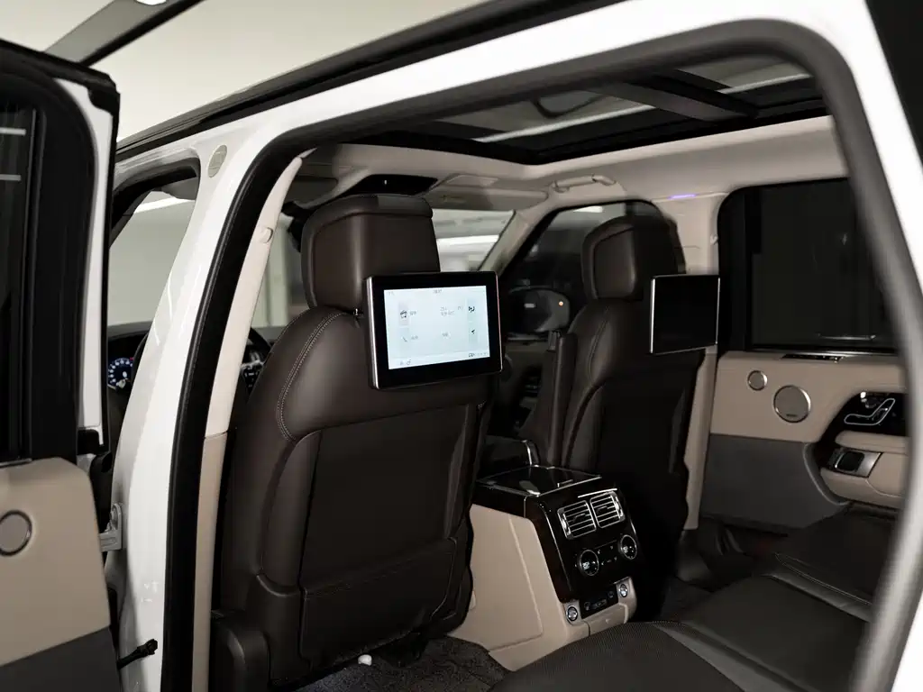 Land Rover Range Rover 2021 — фото 16