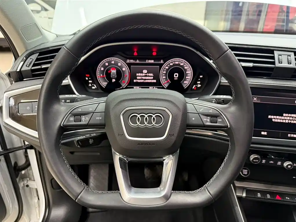 Audi Q3 2023 — фото 11