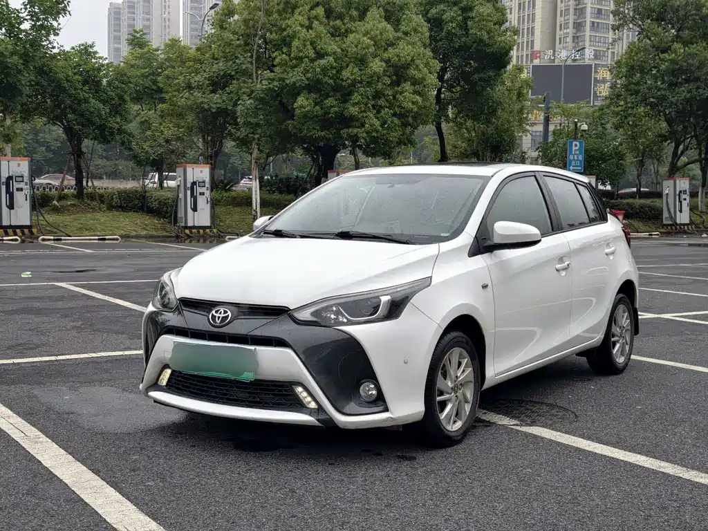 Toyota Yaris L 2016 — фото 1