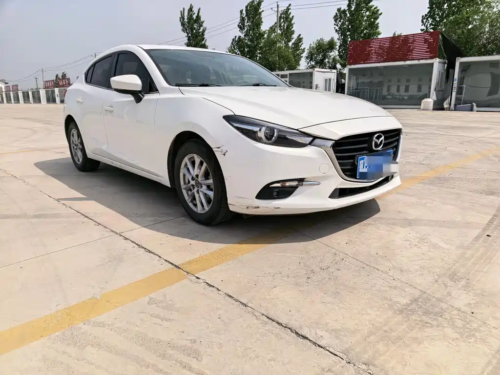 Mazda 3 Axela 2018 — фото 1