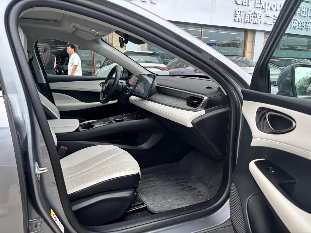 BYD Seal 05 DM-i 2025 — фото 14