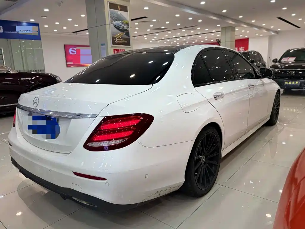 Mercedes-Benz E-Class 2018 — фото 13