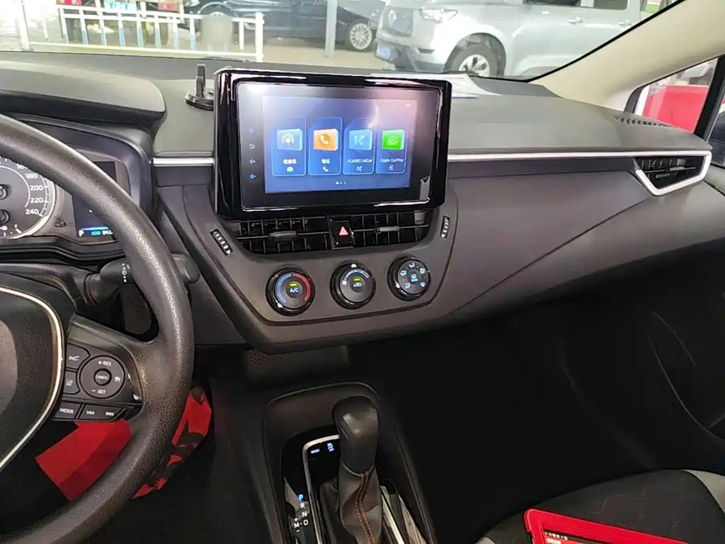 Toyota Corolla 2023 — фото 10
