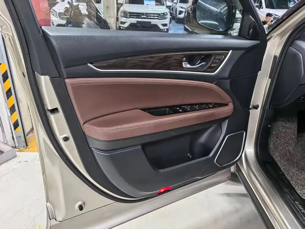 Honda UR-V 2017 — фото 9
