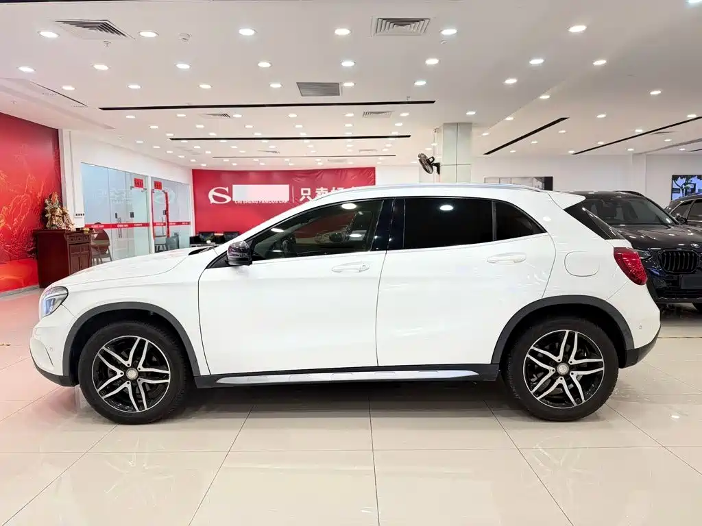 Mercedes-Benz GLA 2016