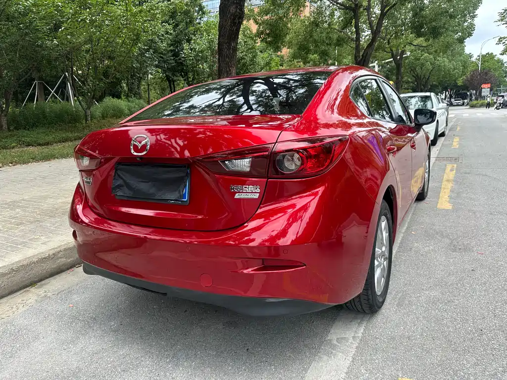 Mazda 3 Axela 2015