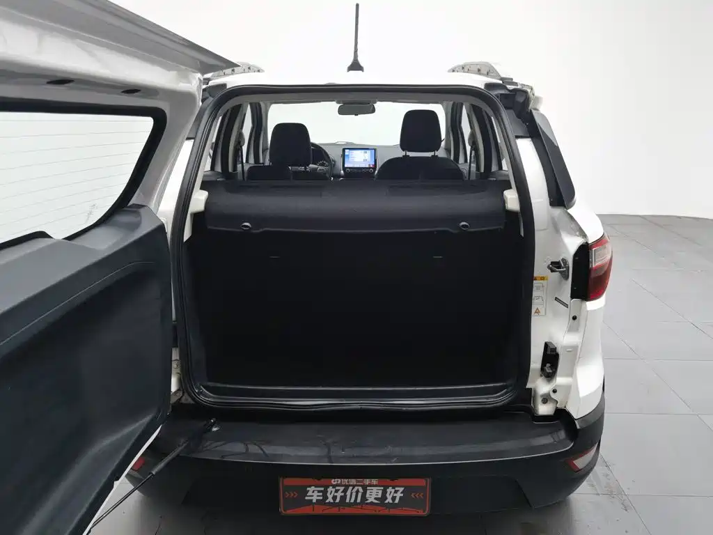 Ford EcoSport 2018 — фото 16