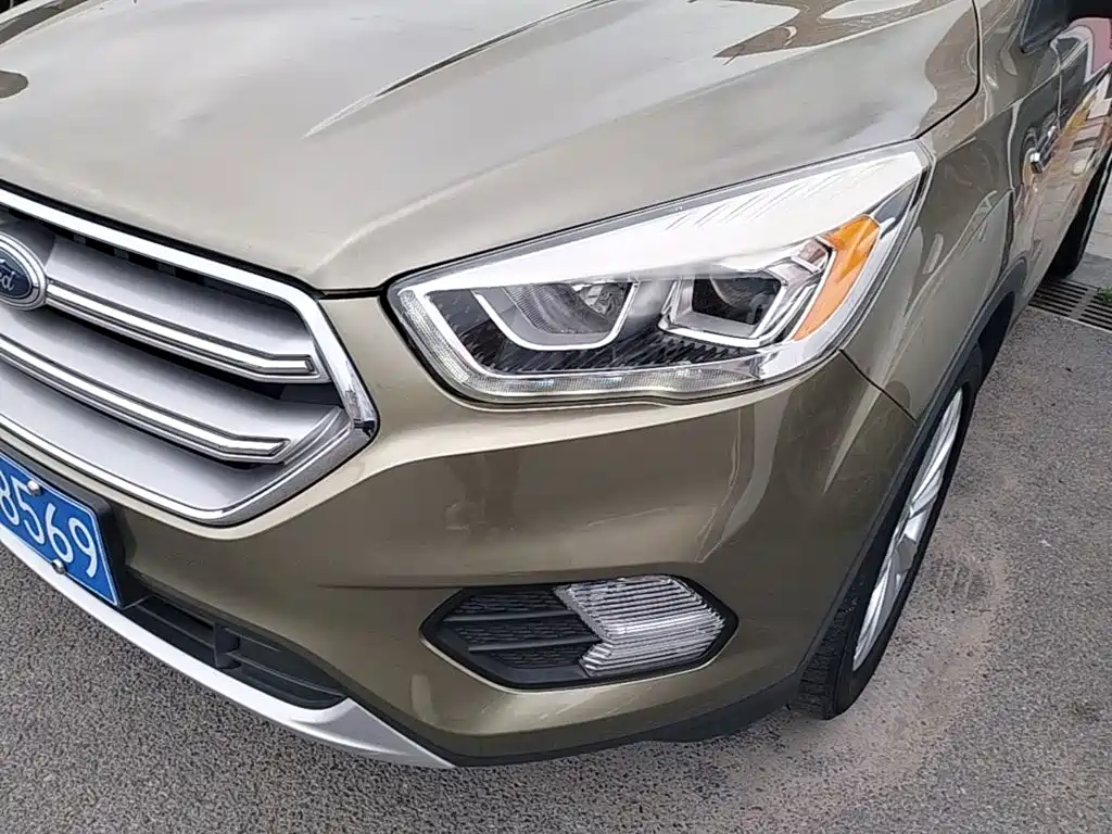 Ford Kuga 2017 — фото 24