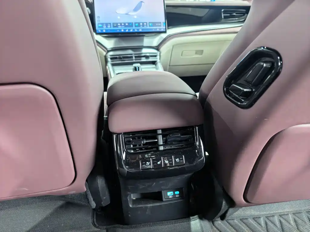 BYD Seal 07 DM-i 2024 — фото 21