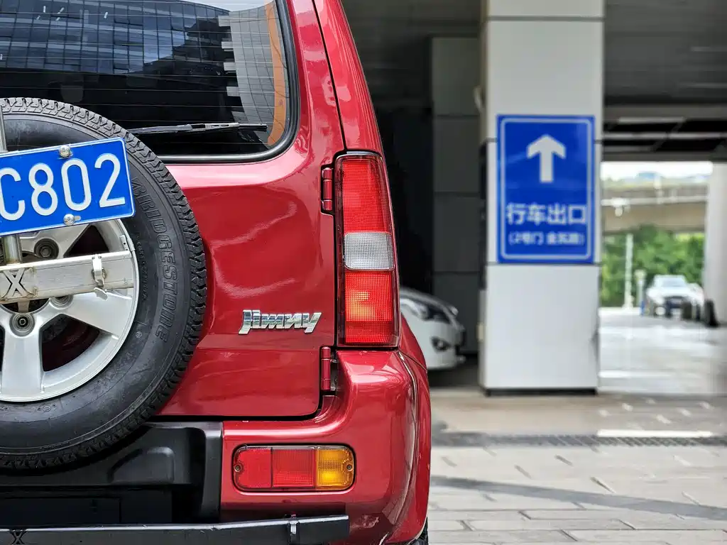 Suzuki Jimny 2009 — фото 17