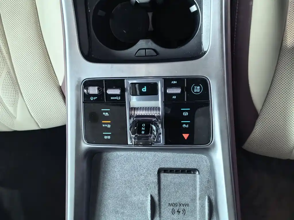 BYD Seal 07 DM-i 2024 — фото 9
