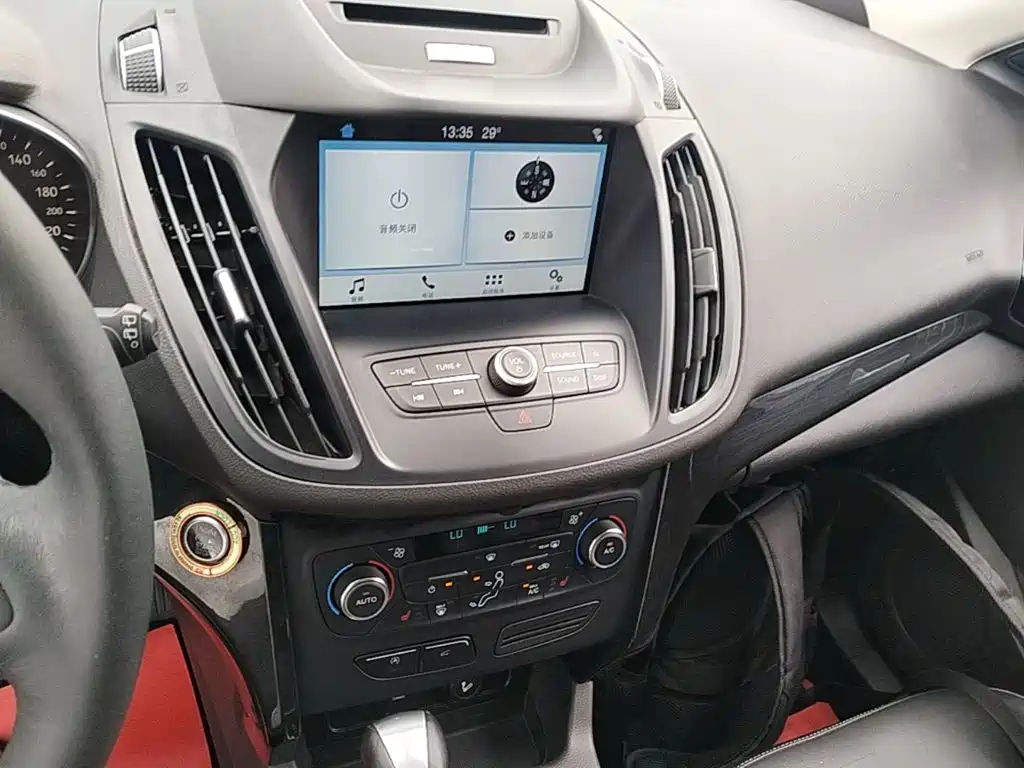 Ford Kuga 2017 — фото 13